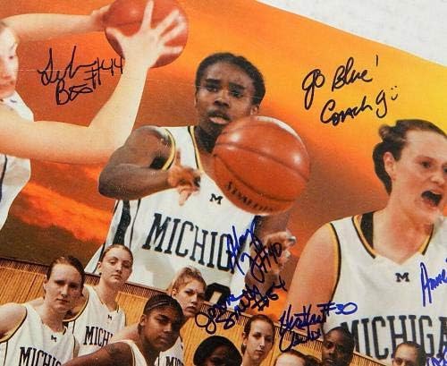 2000-01 Женски баскетболен отбор на университета на Мичиган Подписа Плакат с 14 автографи на студентски баскетболни топки